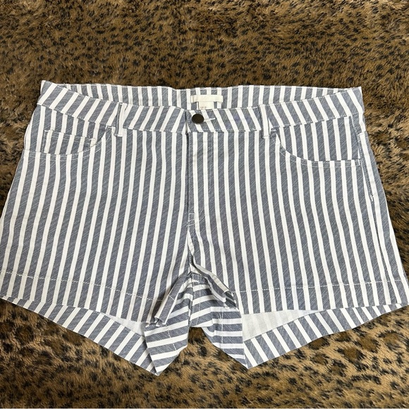 H&M striped Women's denim Shorts - Picture 1 of 6